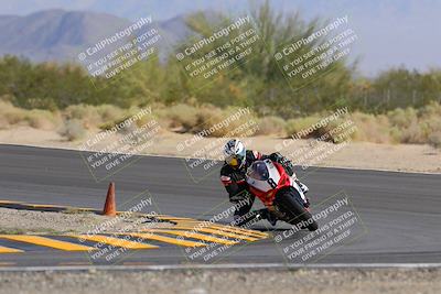 media/Oct-08-2022-SoCal Trackdays (Sat) [[1fc3beec89]]/Turn 10 (945am)/